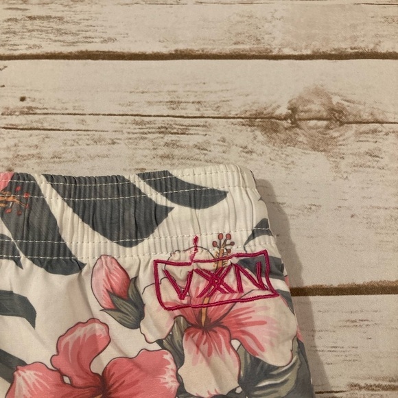 DIXXON VIXXON Women’s Palm Leaves and Hibiscus Shorts SIze 2X - Picture 8 of 12